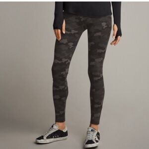 ATC Cabi Legging Camo Leggings Shades of Gray NWOT Sz XL 
Never worn